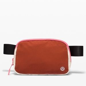 Lululemon Everywhere Belt Bag 1L
